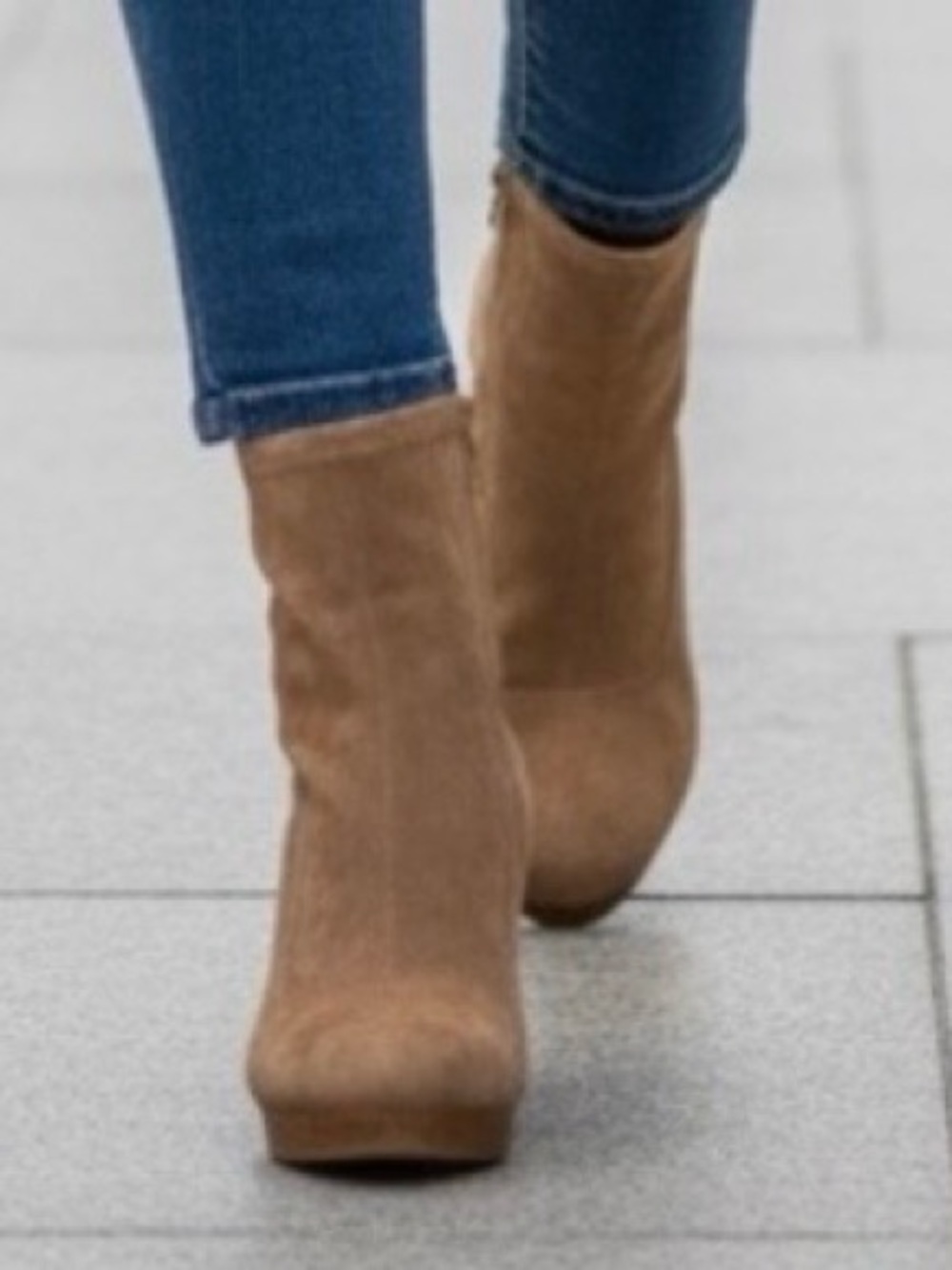 🎉HP🎉Pierre Dumas Women’s Tan Suede Ankle Boots size 8.5